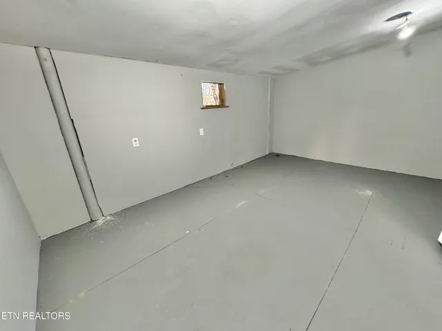 $650,000 | 2215 Clinton Highway, Powell, TN 37849