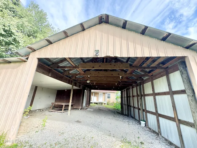 $650,000 | 2215 Clinton Highway, Powell, TN 37849