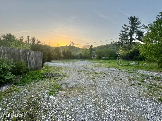 $650,000 | 2215 Clinton Highway, Powell, TN 37849