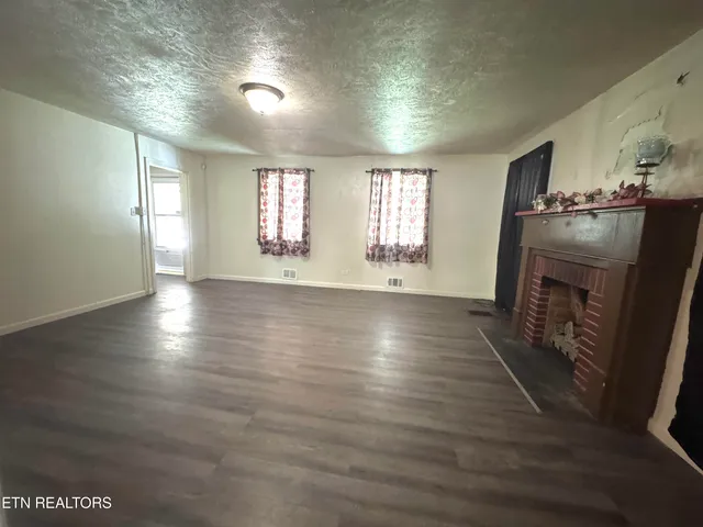 $650,000 | 2215 Clinton Highway, Powell, TN 37849