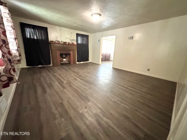 $650,000 | 2215 Clinton Highway, Powell, TN 37849