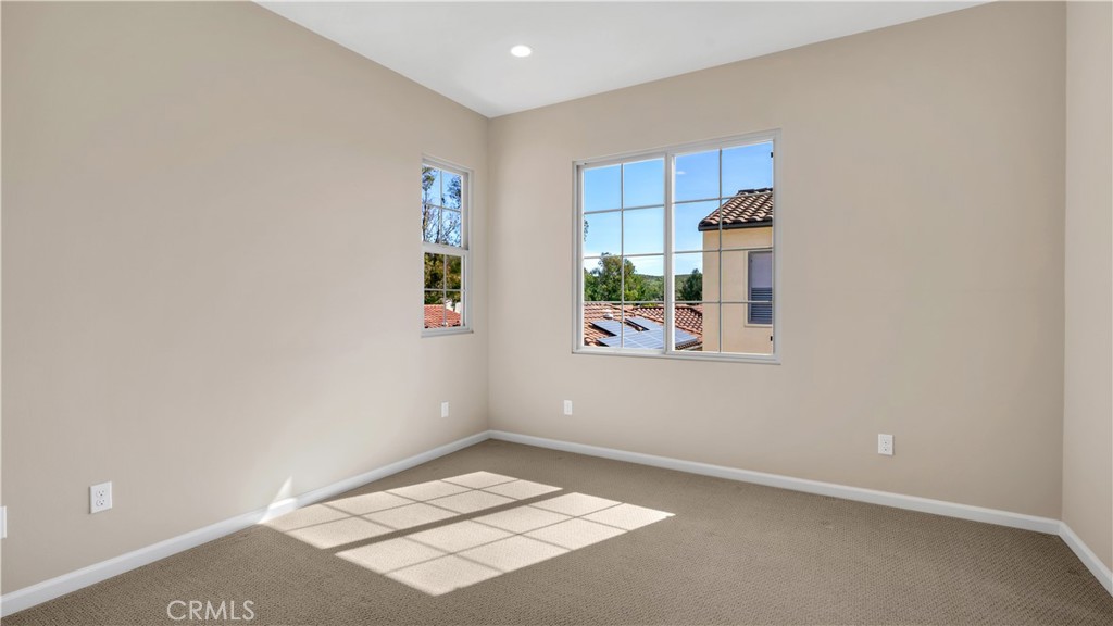 142 Firefly Irvine, CA 92618 - Photo 25 of 65 3rd Level Jr Suite
