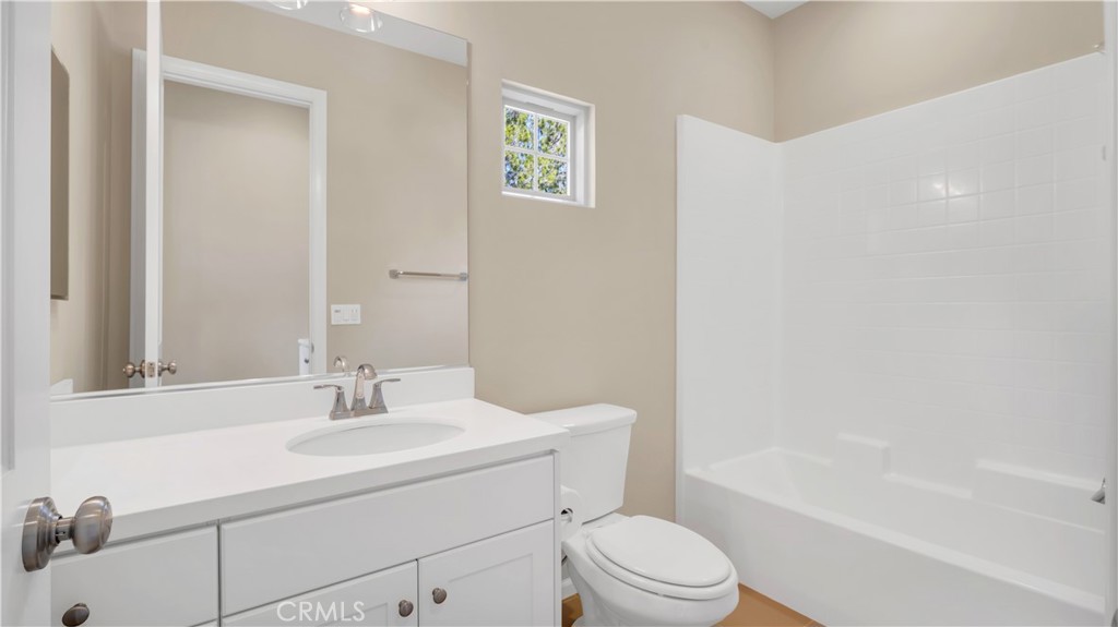 142 Firefly Irvine, CA 92618 - Photo 29 of 65 3rd Level Jr Ensuite