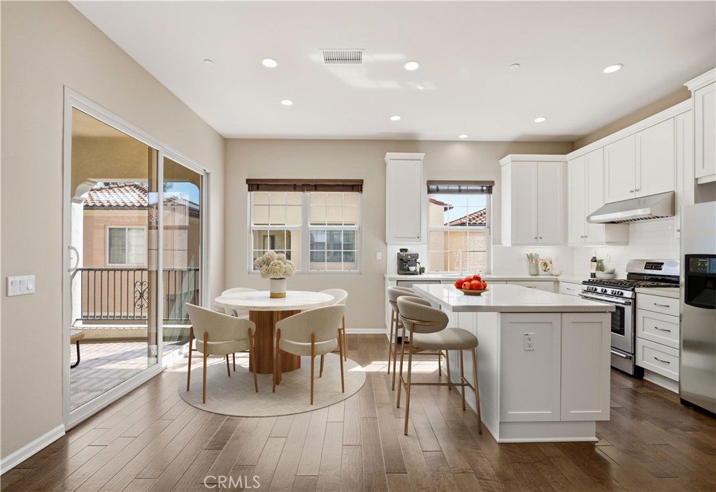 142 Firefly Irvine, CA 92618 - Photo 7 of 65 Dining/Kitchen Area - Virtually Staged