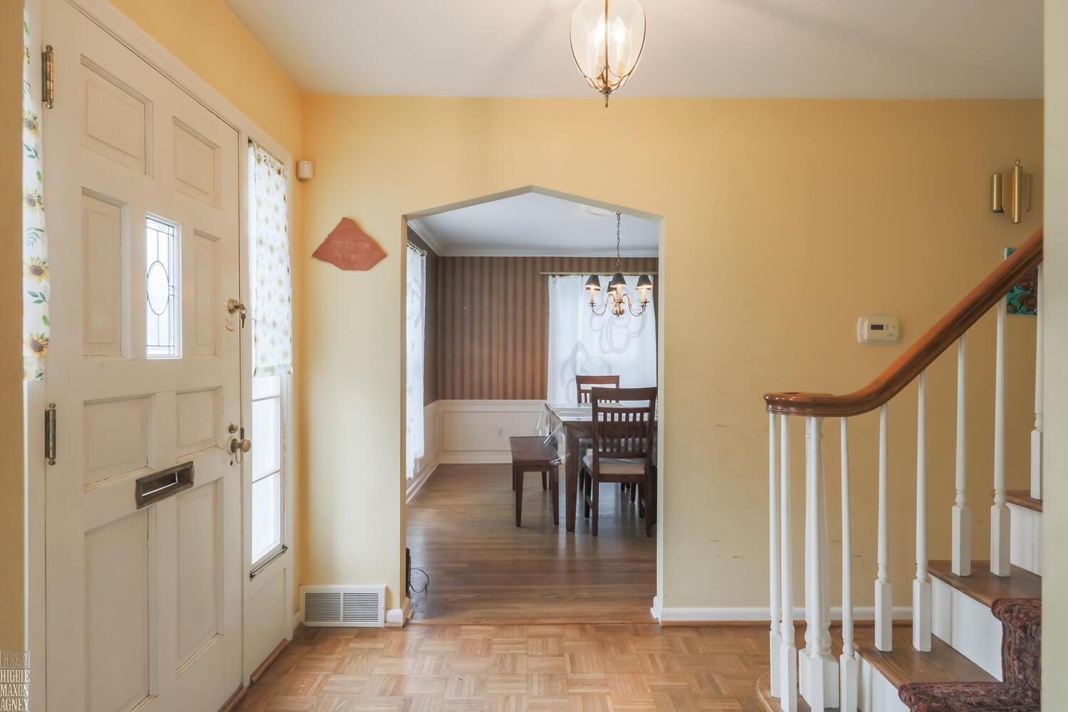 1303 Devonshire Road Grosse Pointe Park, MI 48230 - Photo 4 of 20