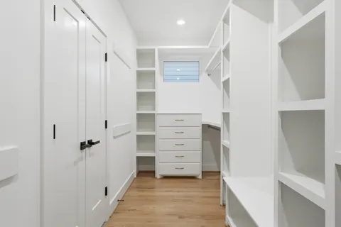 a view of walk in closet