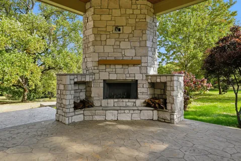 a view of a garden with an outdoor space