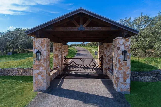 $1,699,000 | 234 Elk Run Cove, Blanco, TX 78606