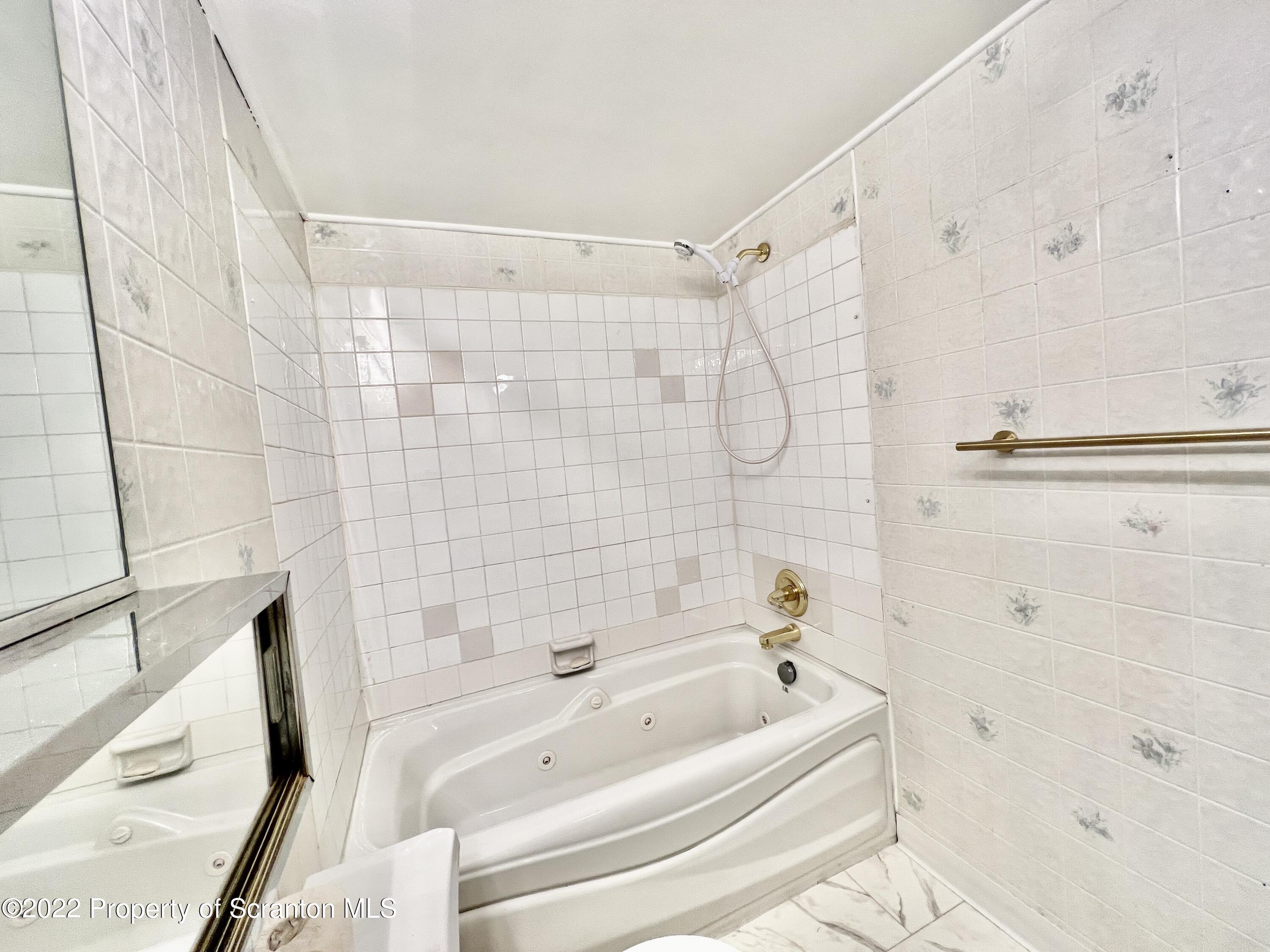 1406 Summit Pointe Scranton, PA 18508 - Photo 16 of 16