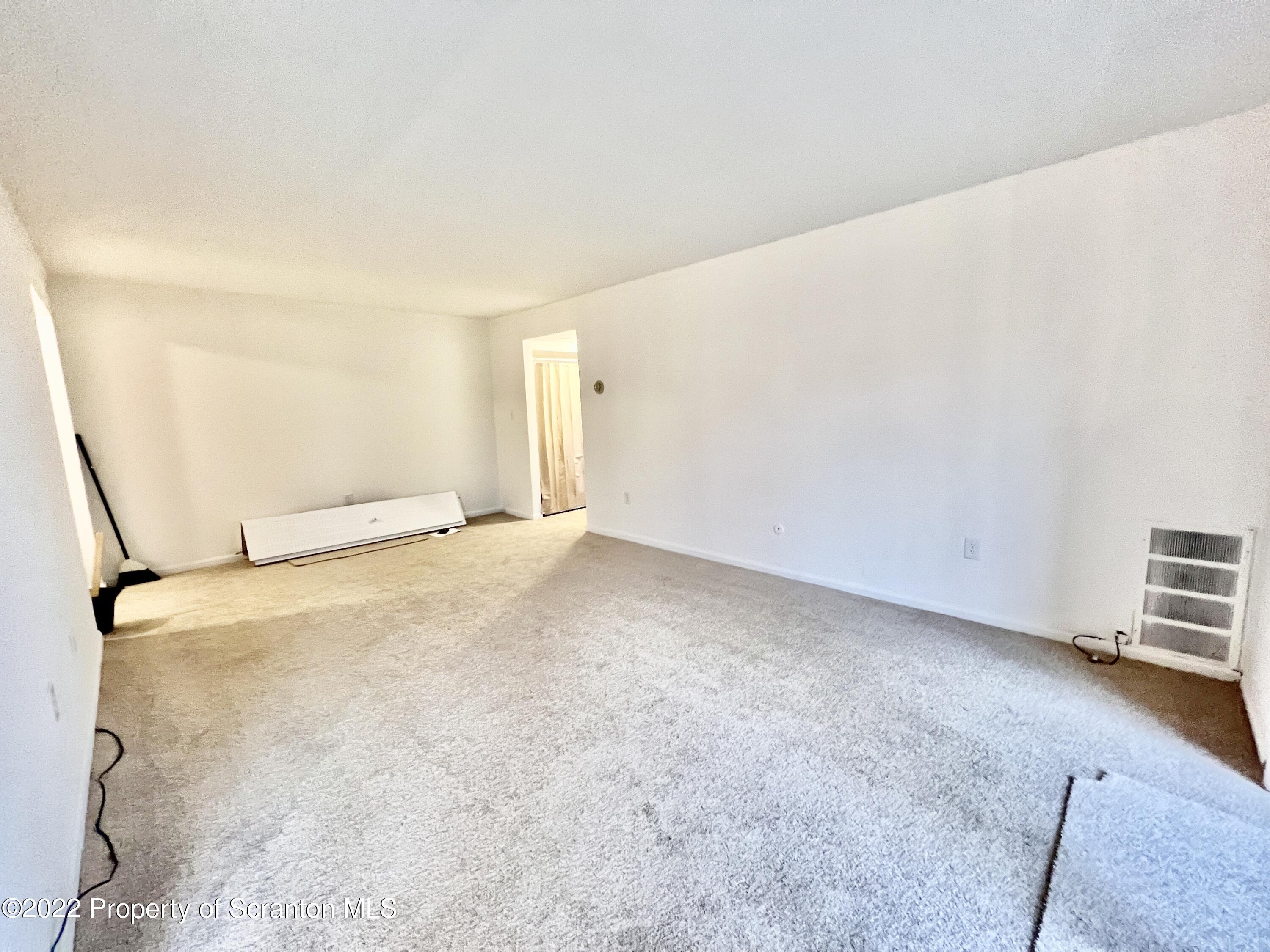 1406 Summit Pointe Scranton, PA 18508 - Photo 6 of 16