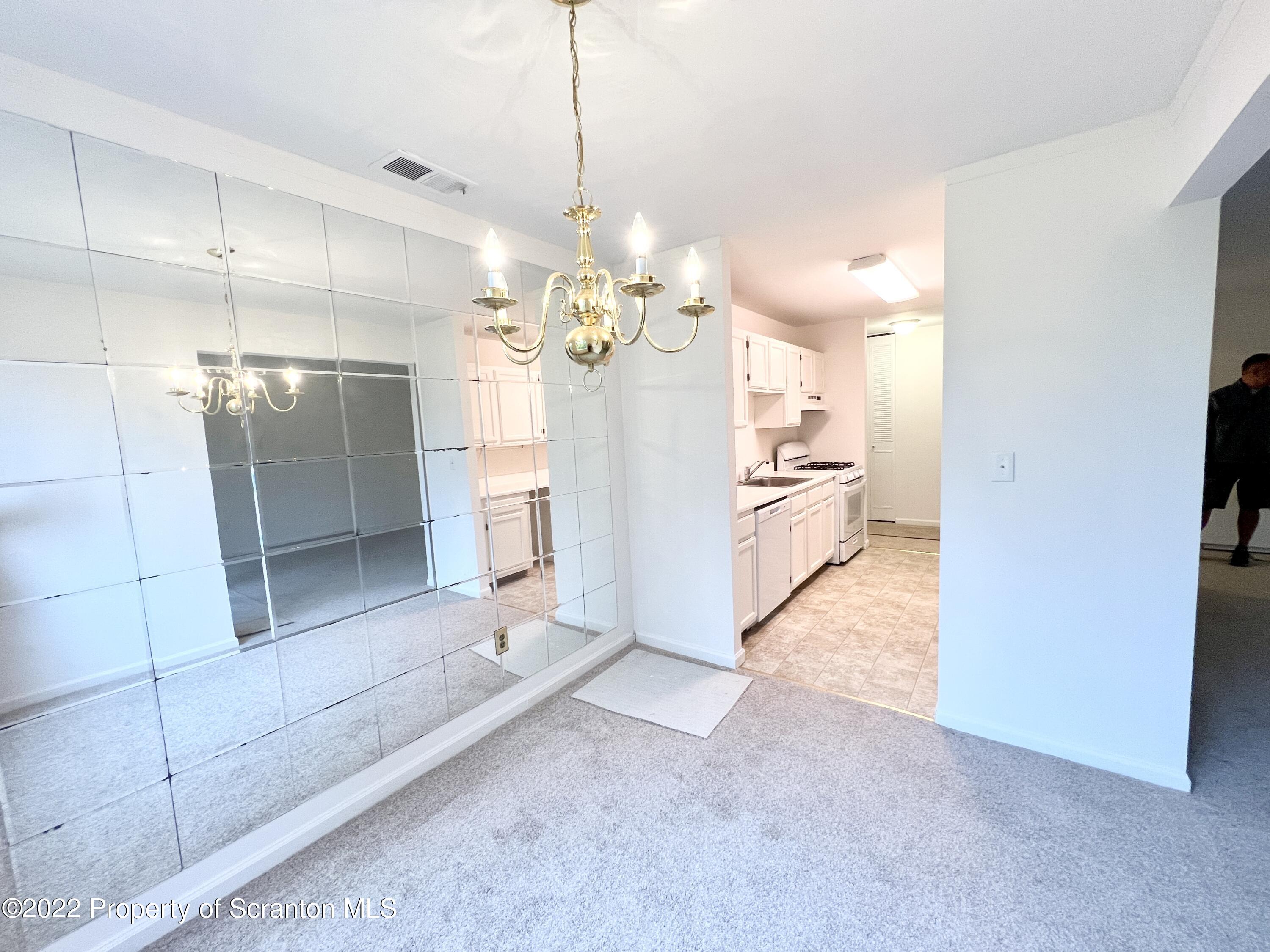 1406 Summit Pointe Scranton, PA 18508 - Photo 7 of 16