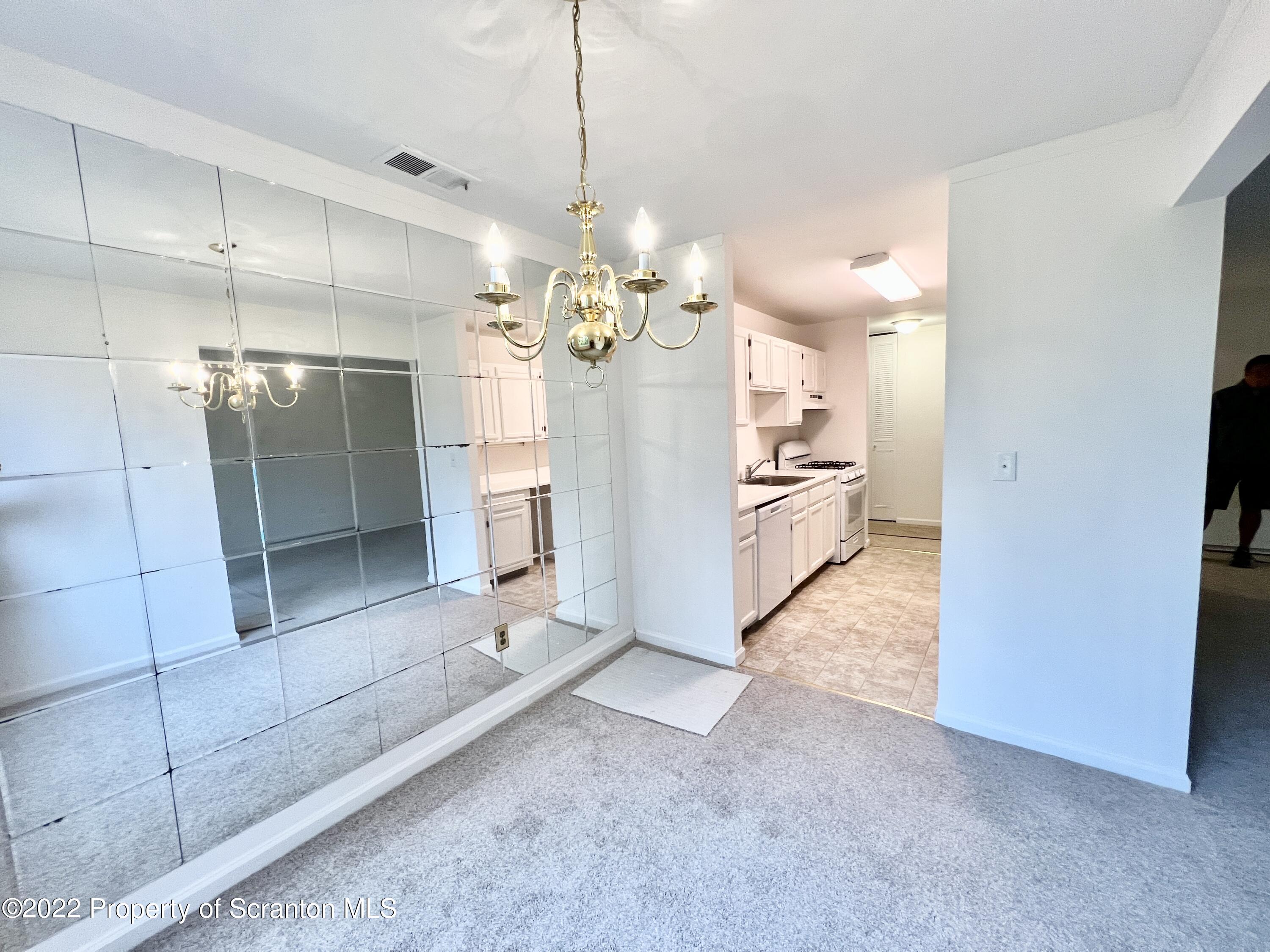 1406 Summit Pointe Scranton, PA 18508 - Photo 8 of 16