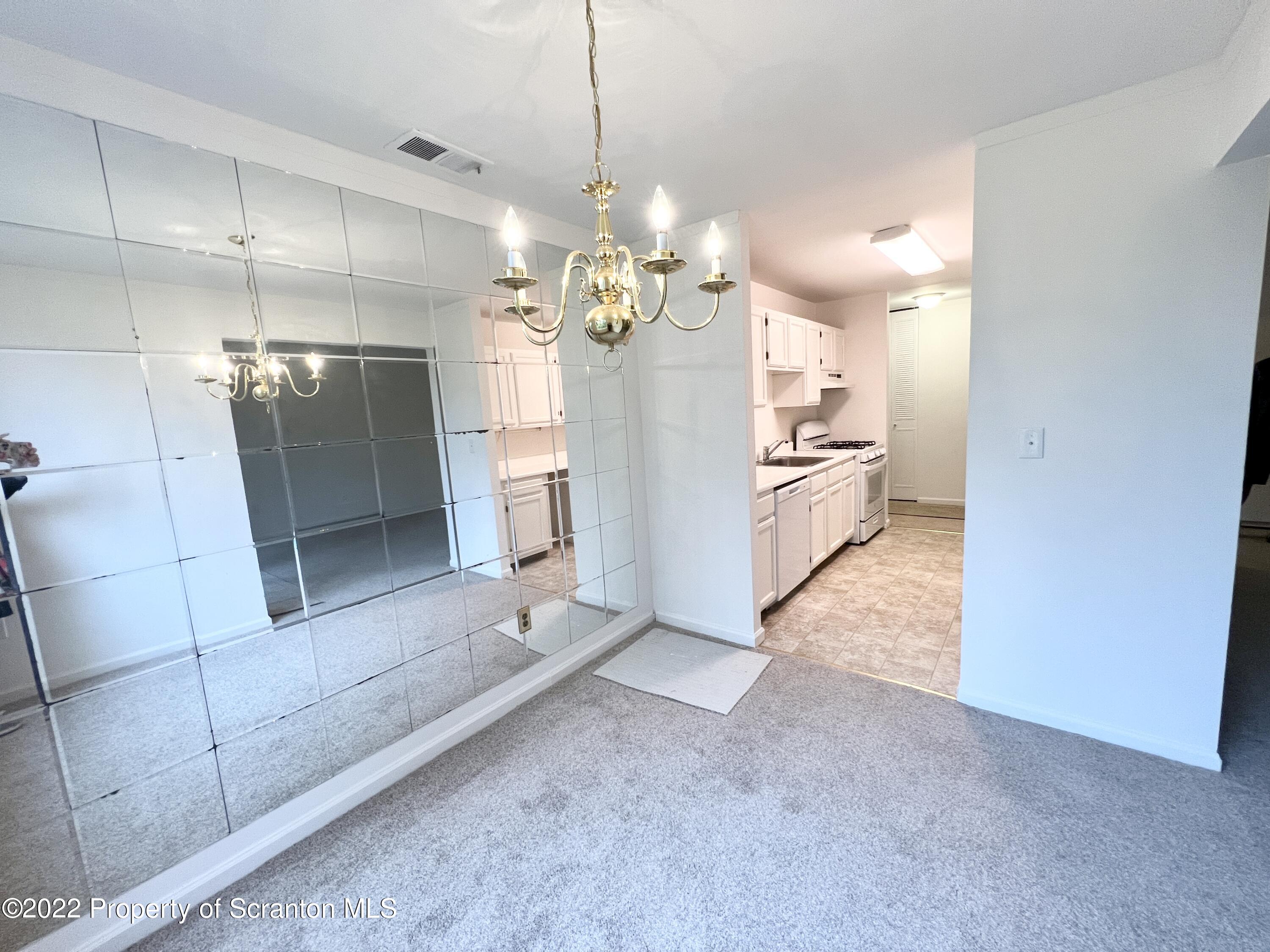 1406 Summit Pointe Scranton, PA 18508 - Photo 9 of 16