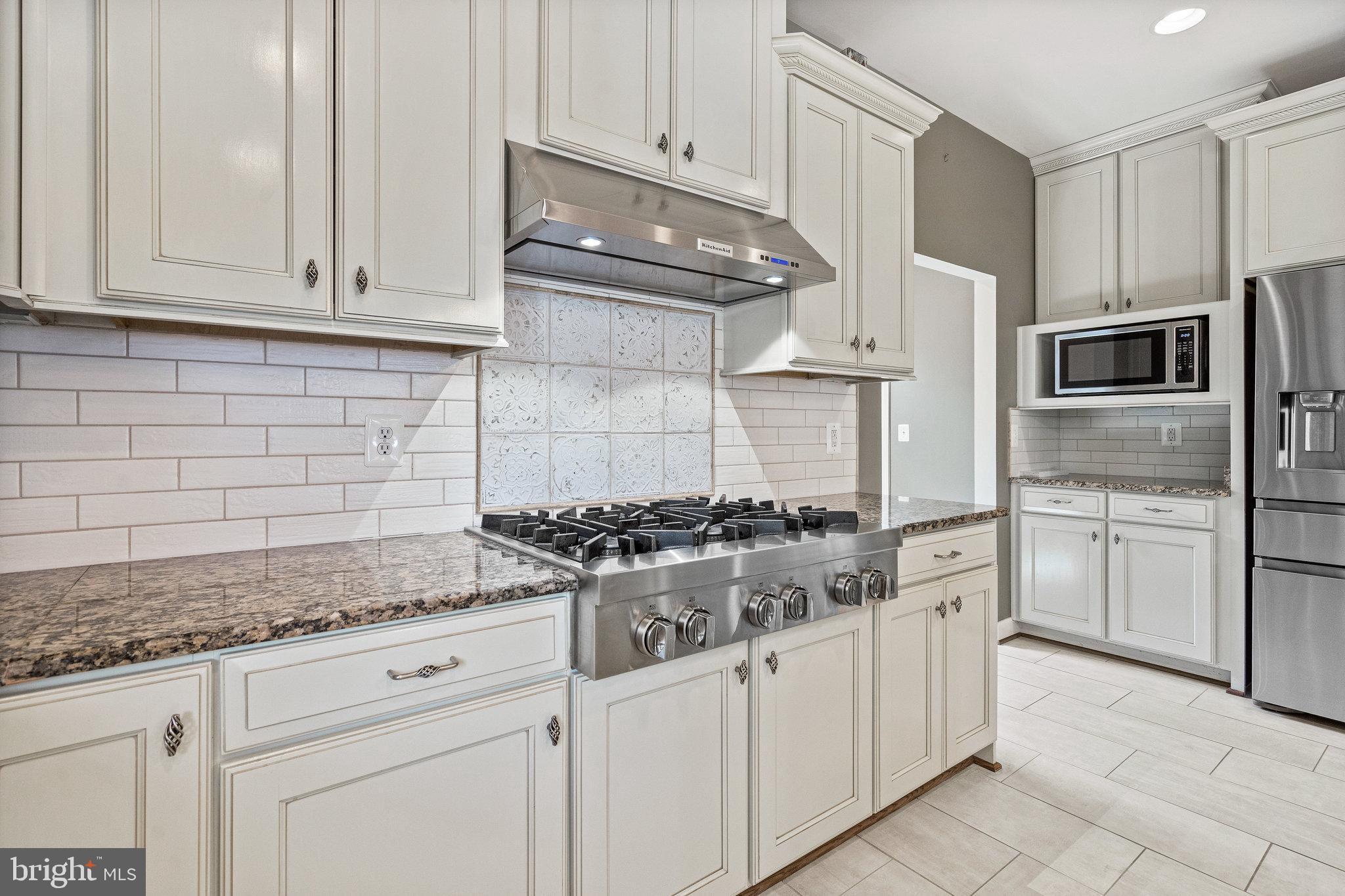 4561 Rona Place Fairfax, VA 22030 - Photo 30 of 78 Stove