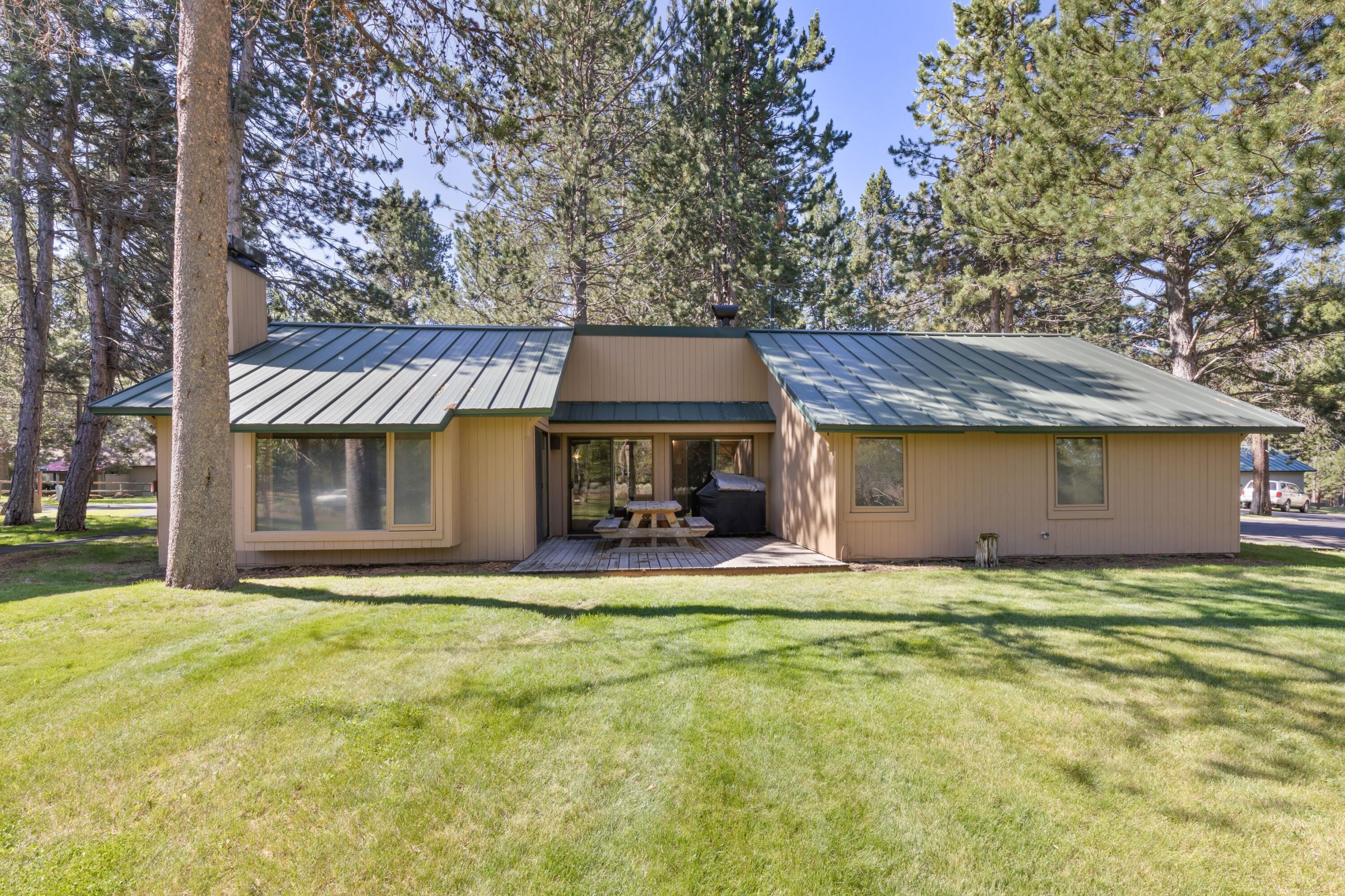 57585 Ranch Cabin Road, Unit 7 Sunriver, OR 97707 - Photo 2 of 20 Exterior Back