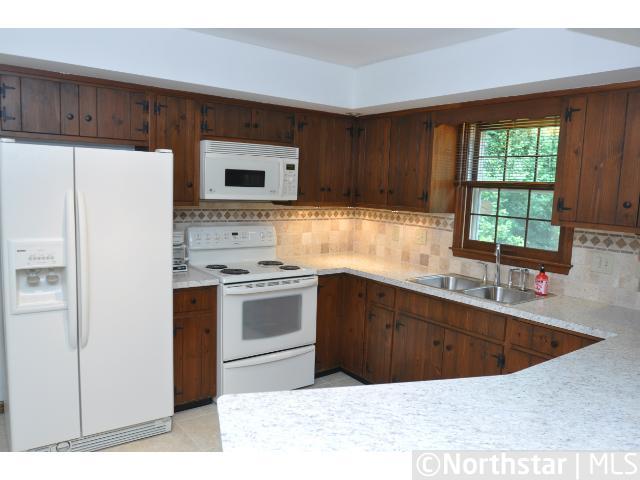2015 Valkyrie Drive Northwest Rochester, MN 55901 - Photo 3 of 17 Gallery Image 3