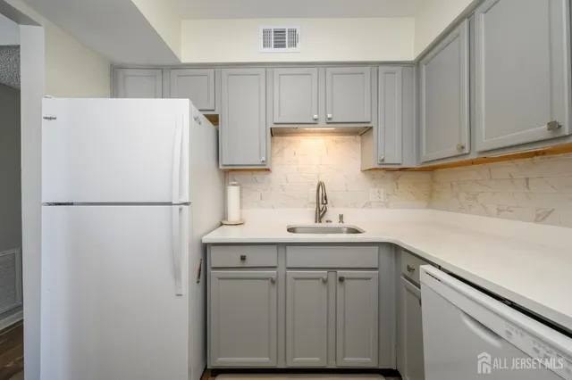 $309,900 | 17 Inwood Terrace, Freehold, NJ 07728