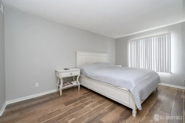 $309,900 | 17 Inwood Terrace, Freehold, NJ 07728