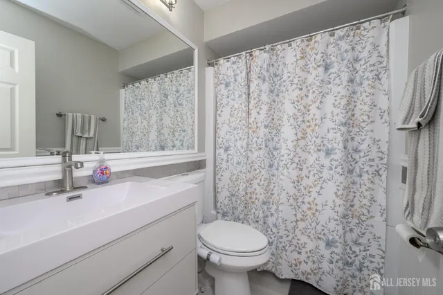 $309,900 | 17 Inwood Terrace, Freehold, NJ 07728