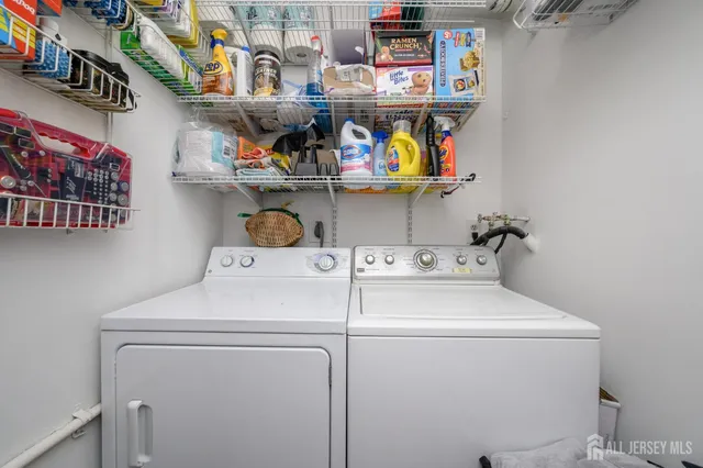 $309,900 | 17 Inwood Terrace, Freehold, NJ 07728