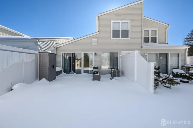 $309,900 | 17 Inwood Terrace, Freehold, NJ 07728