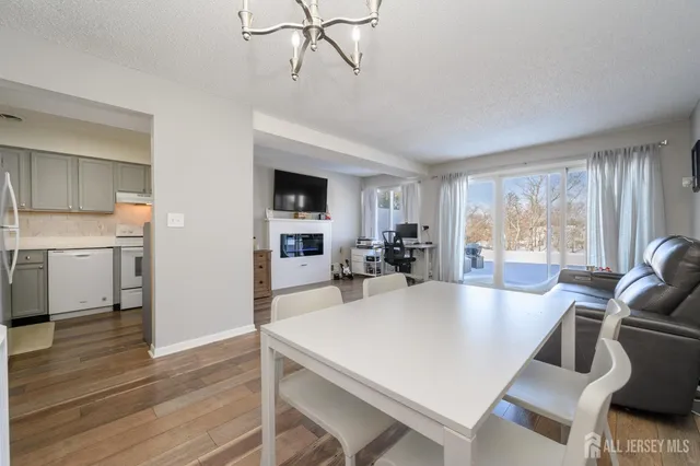 $309,900 | 17 Inwood Terrace, Freehold, NJ 07728