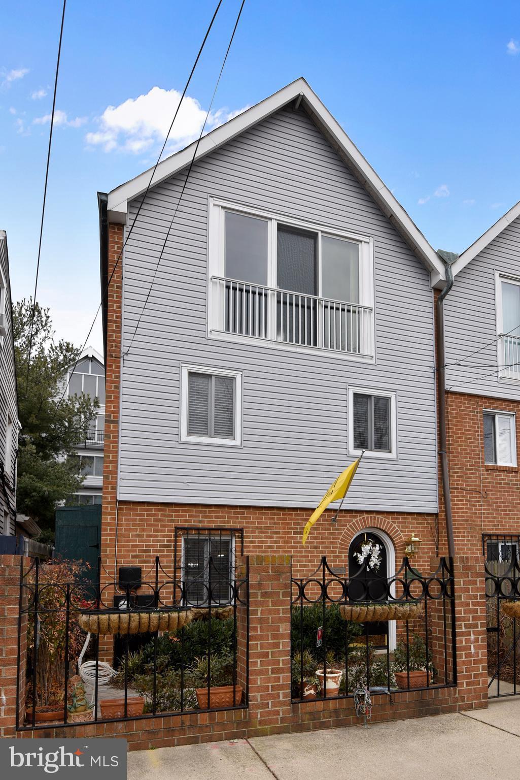 309 Fourth Street Annapolis, MD 21403 - Photo 2 of 30 a house view with a outdoor space