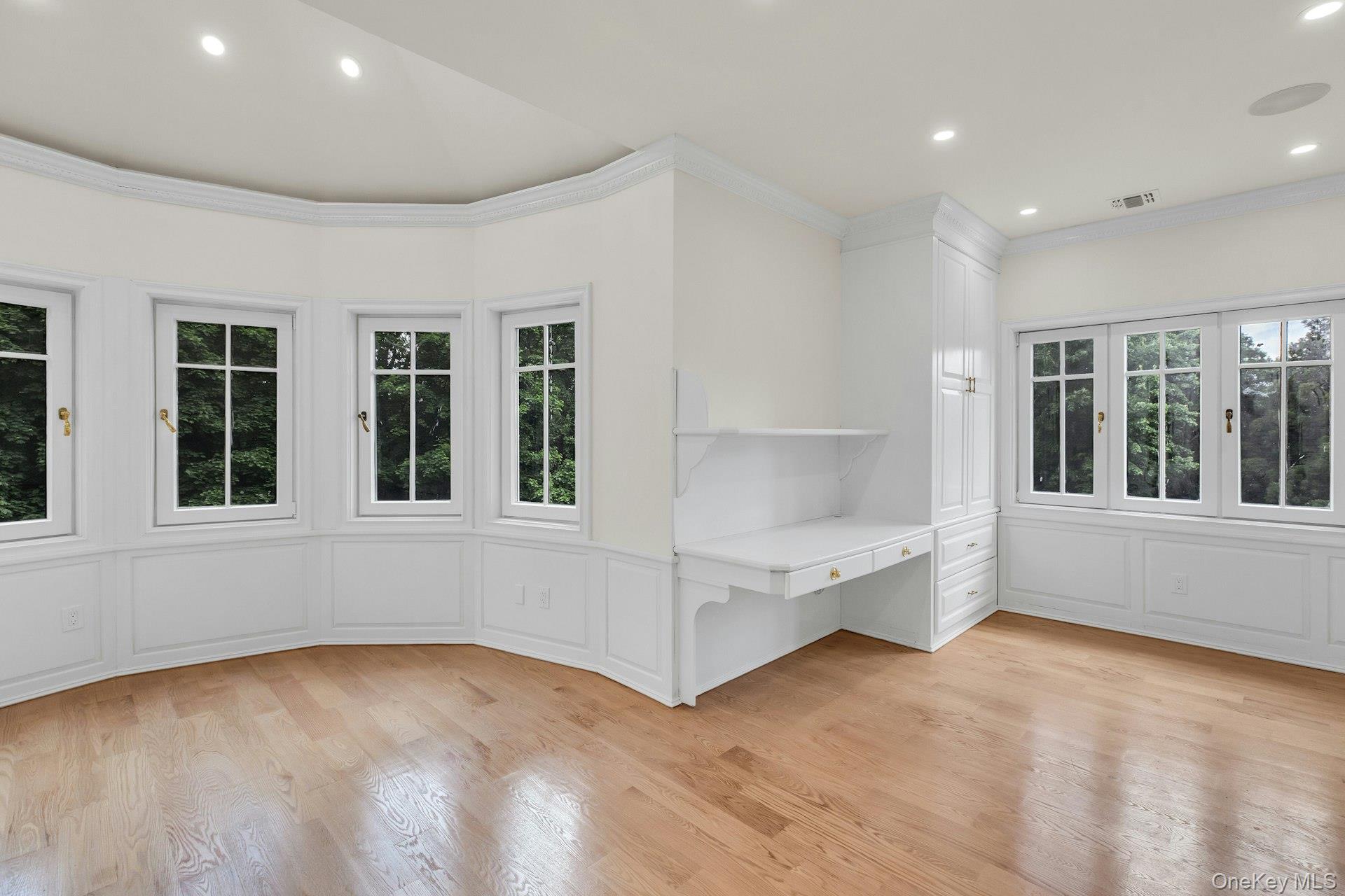 12 Saddle Ridge Road Old Westbury, NY 11568 - Photo 25 of 50