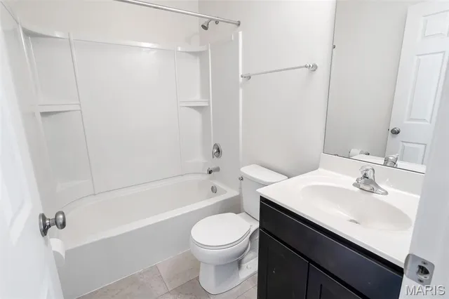 $334,900 | 2751 Winding Valley Drive, Fenton, MO 63026