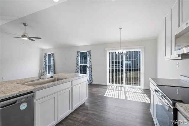 $334,900 | 2751 Winding Valley Drive, Fenton, MO 63026