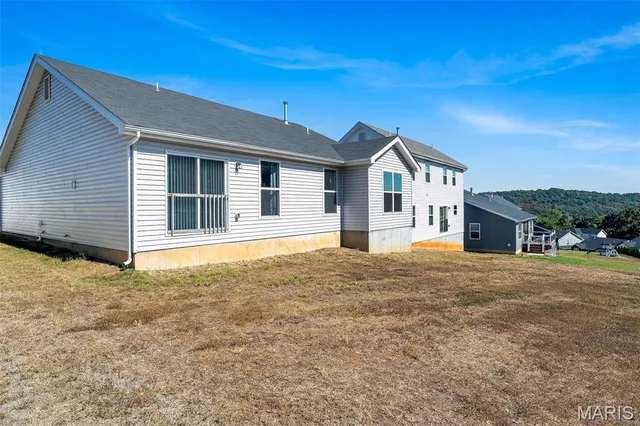 $334,900 | 2751 Winding Valley Drive, Fenton, MO 63026