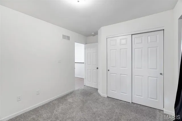 $334,900 | 2751 Winding Valley Drive, Fenton, MO 63026