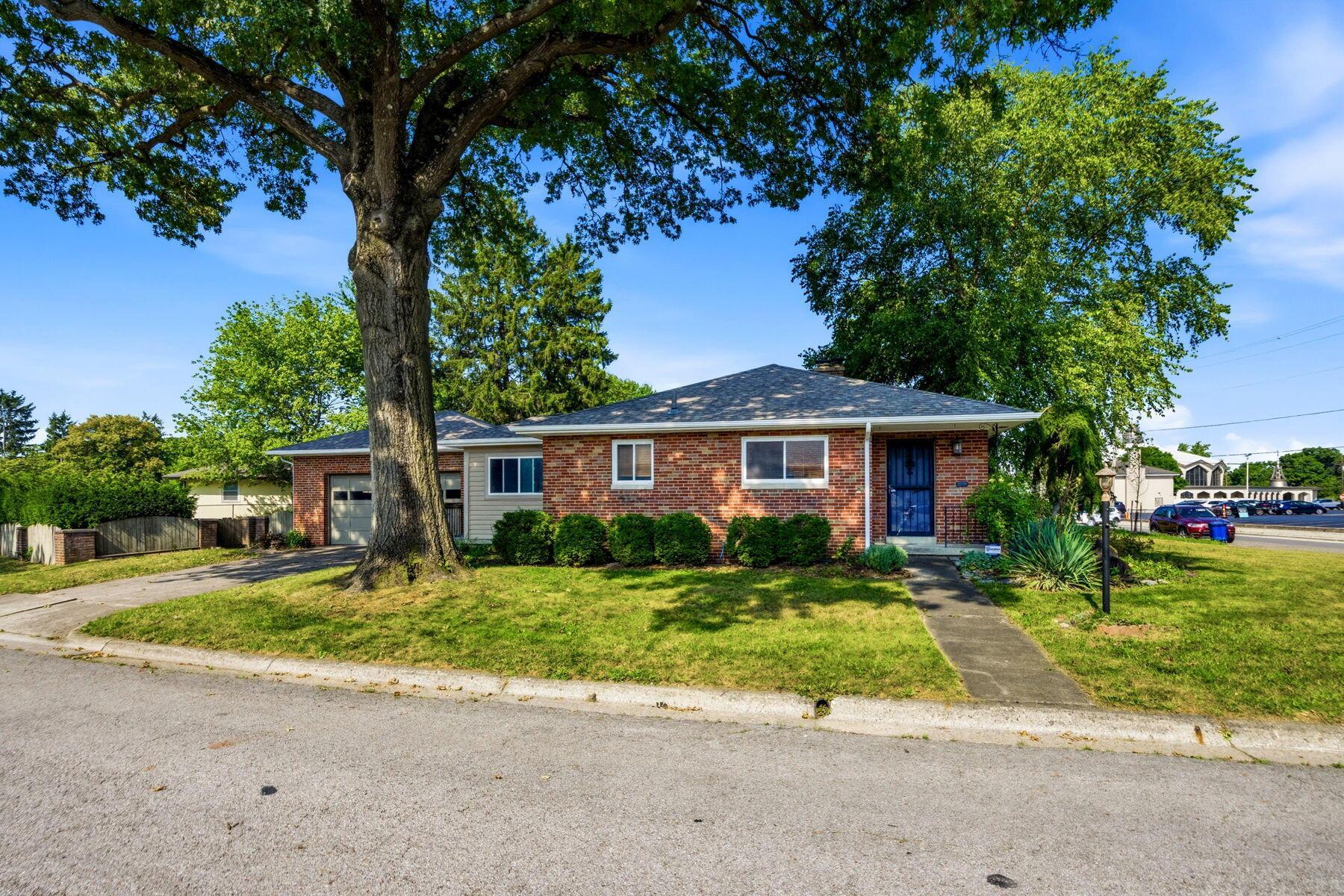 2827 Dover Road Columbus, OH 43209 - Photo 24 of 27 Brick Berwick Beauty!