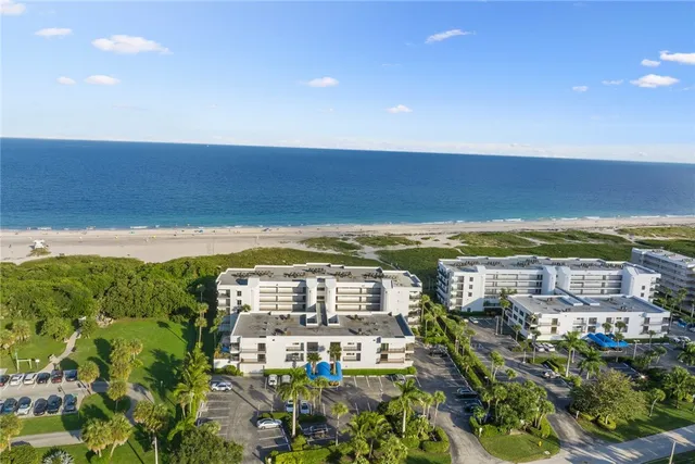 $845,000 | 1700 Ocean Drive, Unit 204, Vero Beach, FL 32963