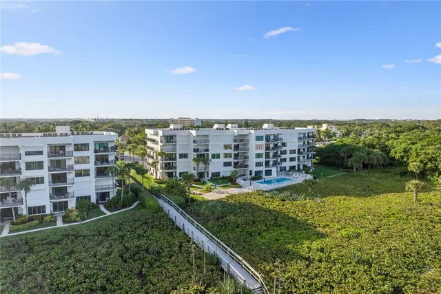 $845,000 | 1700 Ocean Drive, Unit 204, Vero Beach, FL 32963
