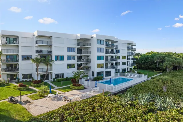 $845,000 | 1700 Ocean Drive, Unit 204, Vero Beach, FL 32963