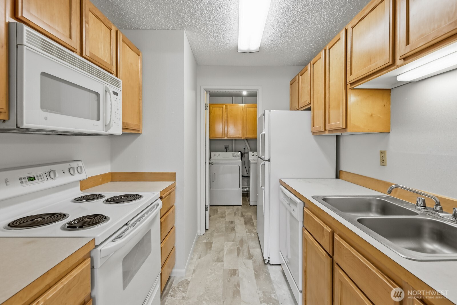 335 Heather Road, Unit 202 Everett, WA 98203 - Photo 23 of 31