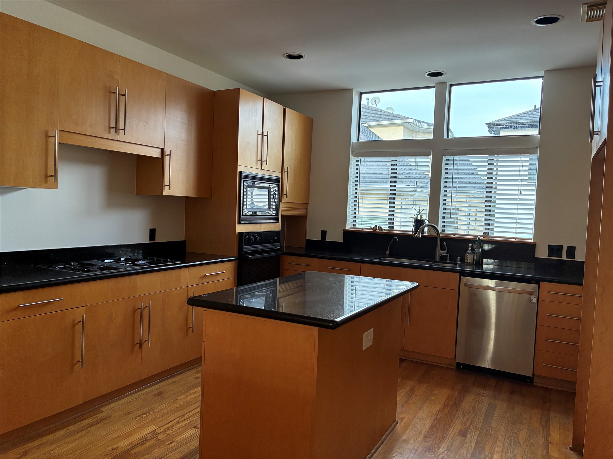 6320 Haskell Street, Unit A Houston, TX 77007 - Photo 12 of 49