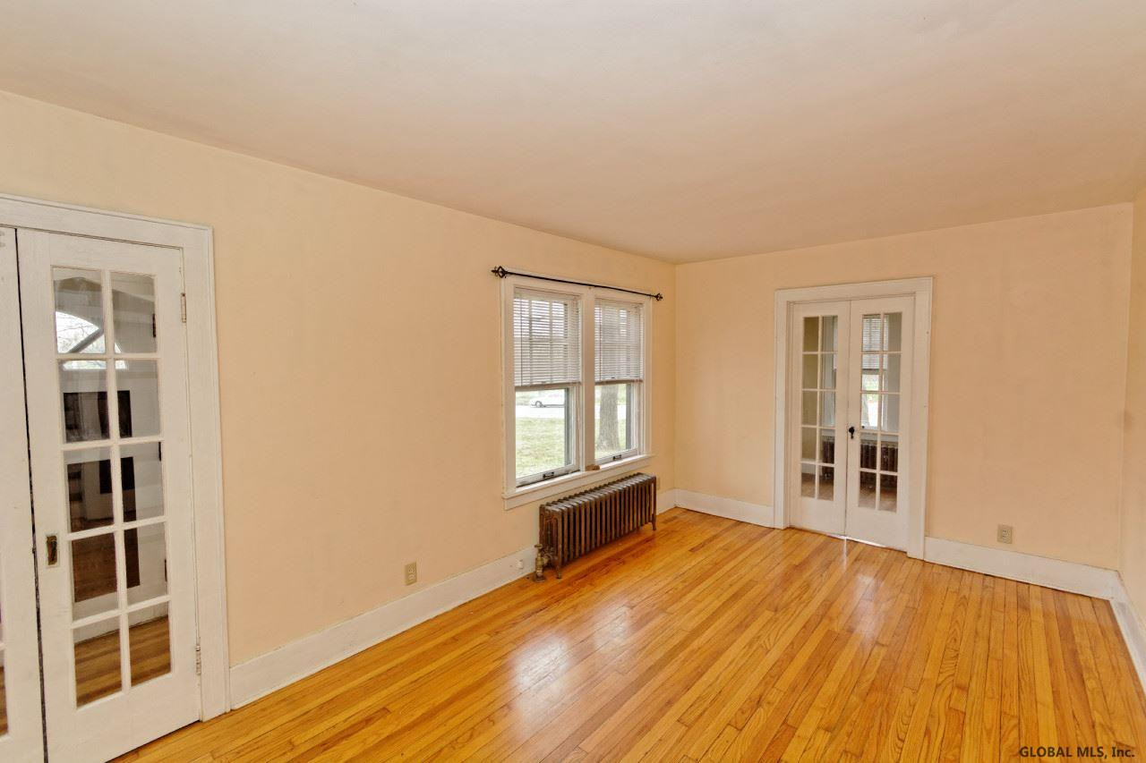 2 Blue Barns Road Rexford, NY 12148 - Photo 4 of 25 Photo 4