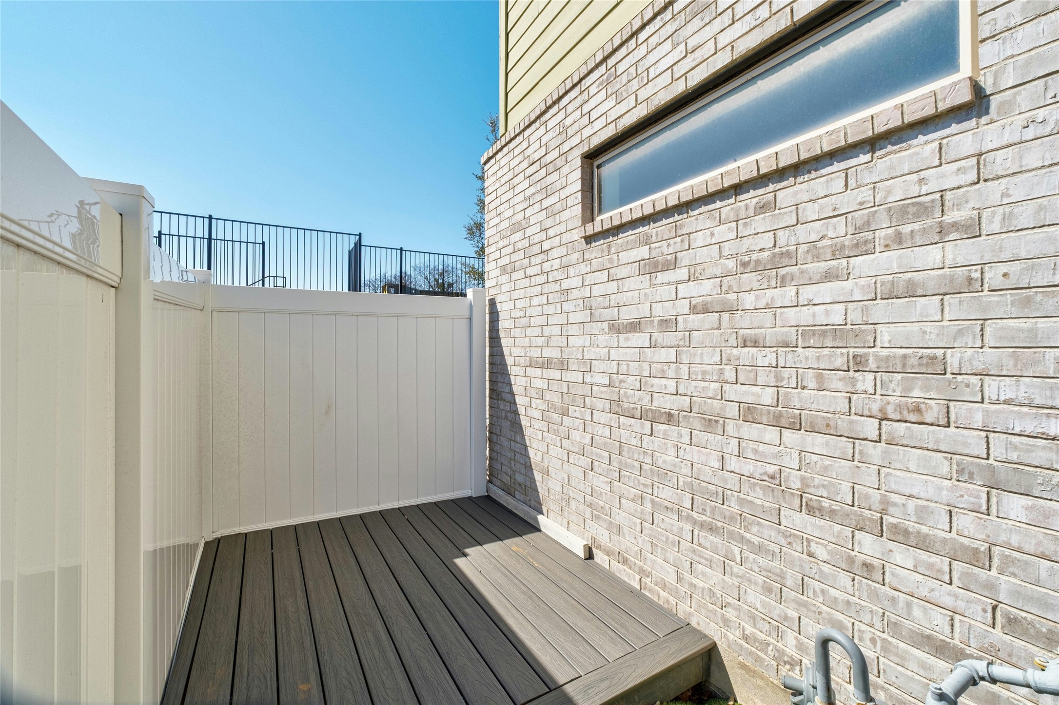 8101 Frida Bend Austin, TX 78744 - Photo 27 of 30 View of wooden deck