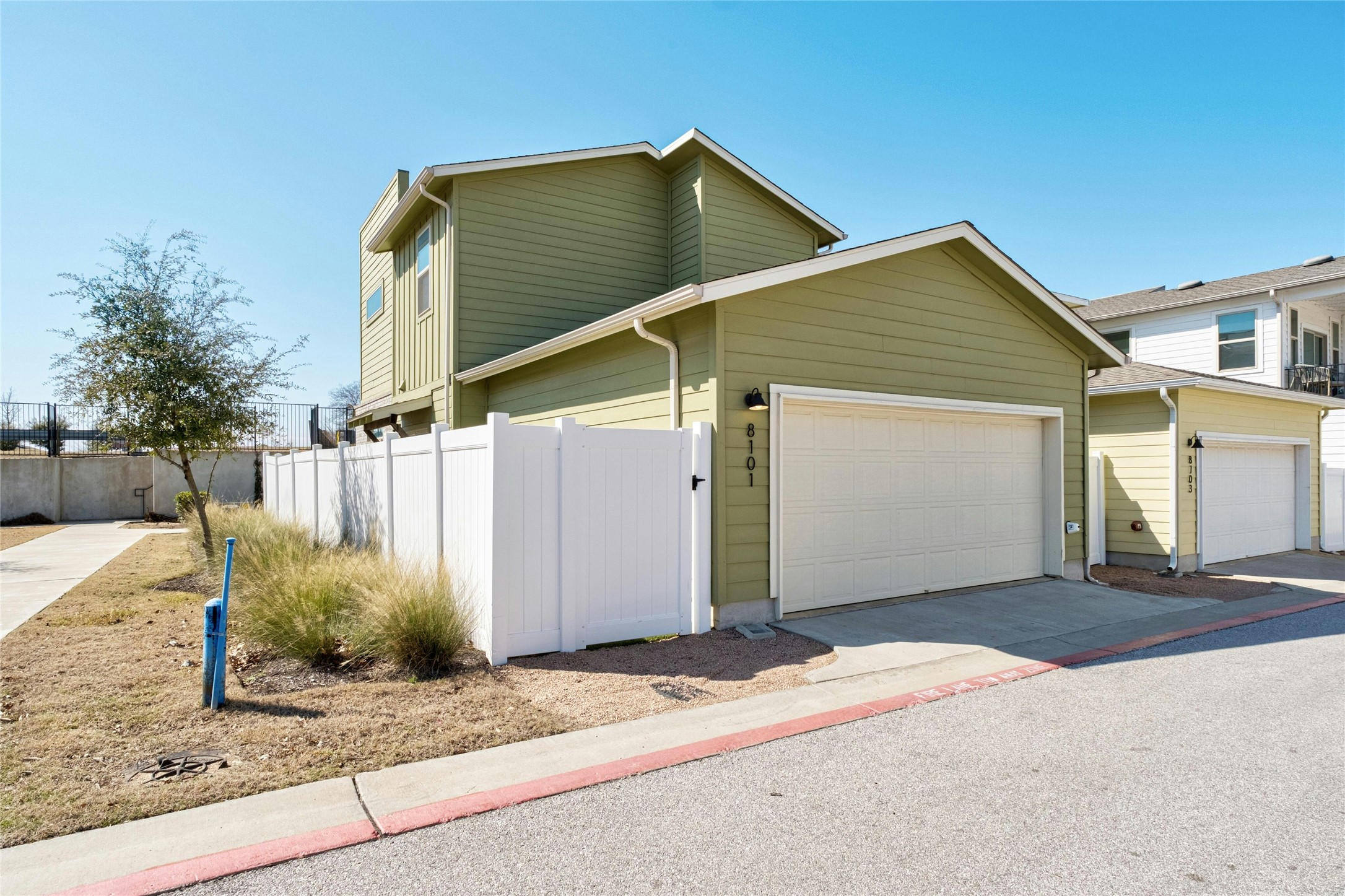 8101 Frida Bend Austin, TX 78744 - Photo 6 of 30