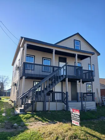 a view of front of house with street