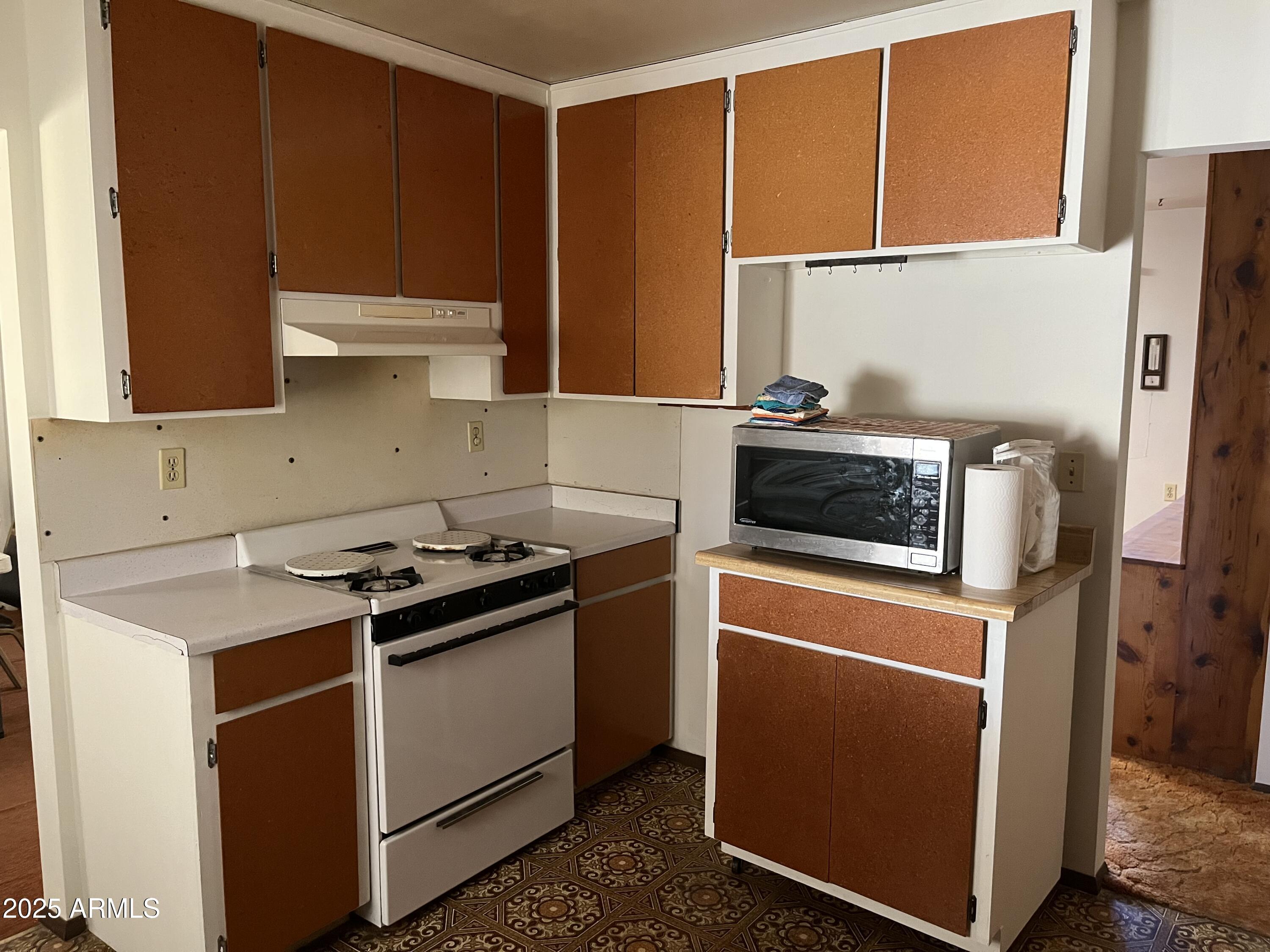 451 West 5th Street Ajo, AZ 85321 - Photo 10 of 38 461 W 5th St Kitchen 4