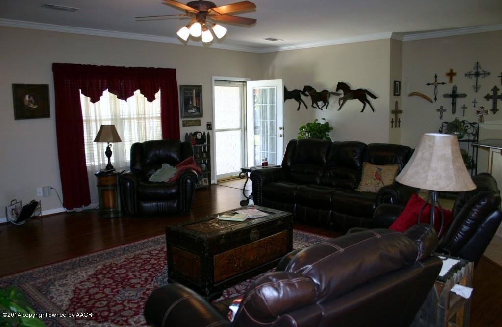 8401 Rockwell Road Canyon, TX 79015 - Photo 20 of 49 20 living area