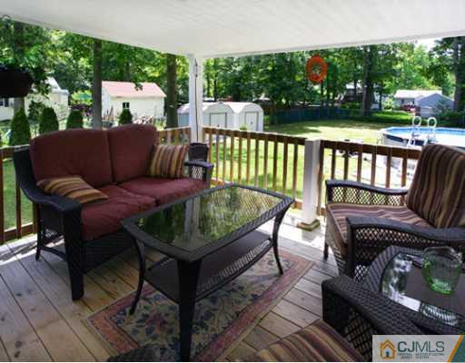 624 Magnolia Road North Brunswick, NJ 08902 - Photo 9 of 10 Gallery Image 9