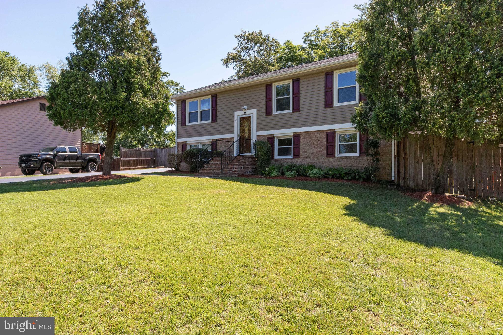 231 Raintree Boulevard Stafford, VA 22556 - Photo 2 of 47 Large front yard!