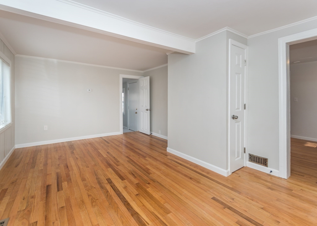 203 College Farm Road Waltham, MA 02451 - Photo 10 of 28