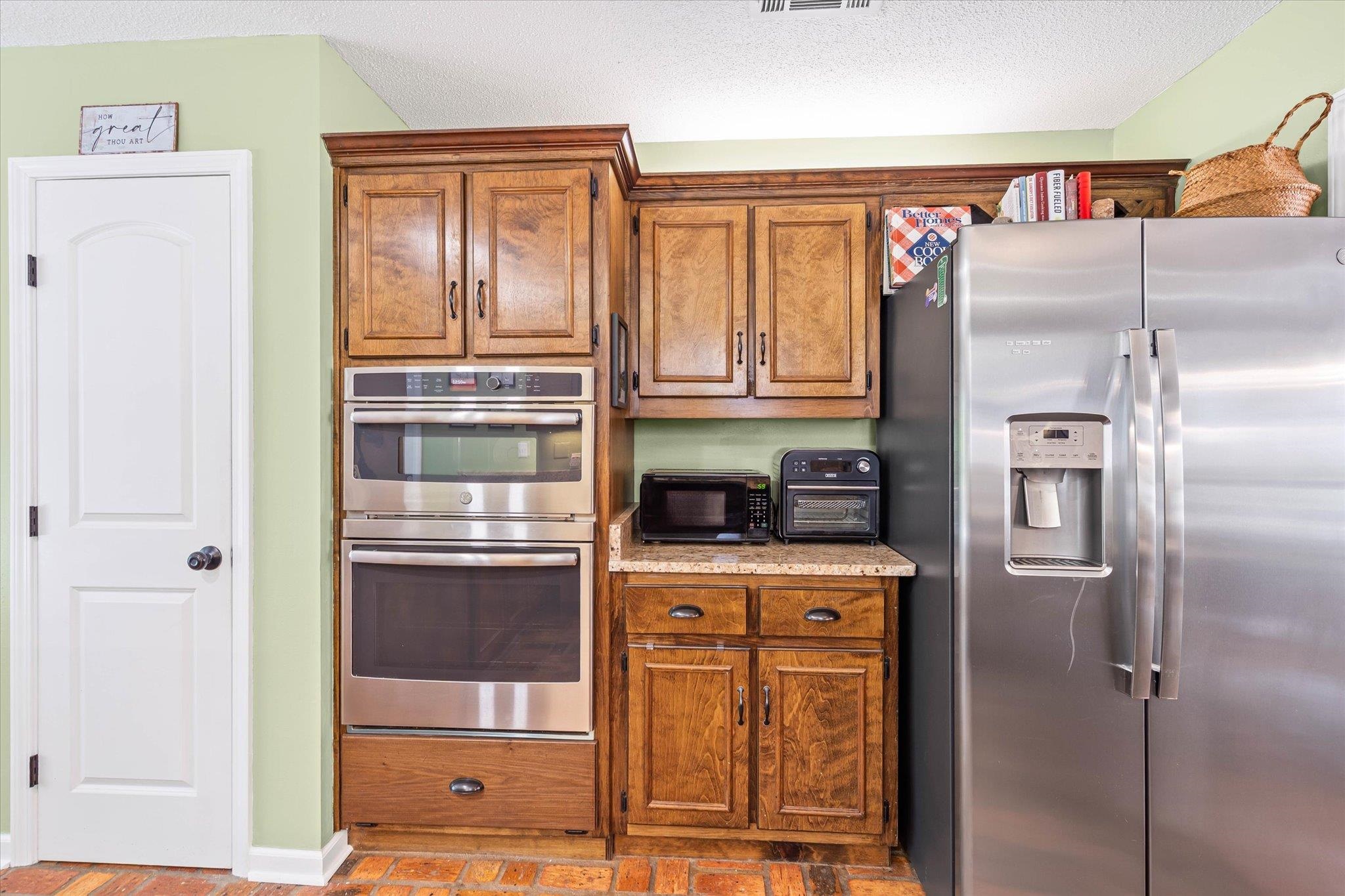 107 Hemphill Circle Daphne, AL 36526 - Photo 10 of 35 Kitchen