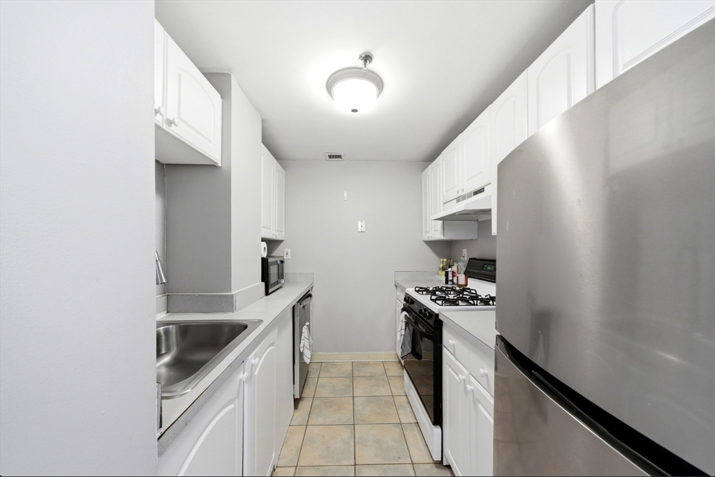 15 North Beacon Street, Unit 316 Boston, MA 02134 - Photo 3 of 29
