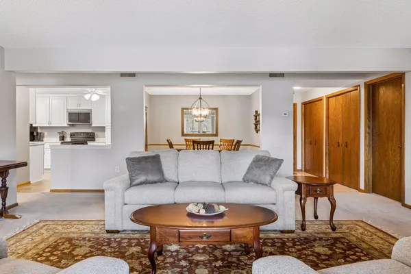 $275,000 | 3150 Glen Oaks Avenue, Unit 111A, White Bear Lake, MN 55110